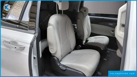 KIA CARNIVAL DIESEL 9-SEATER SIGNATURE