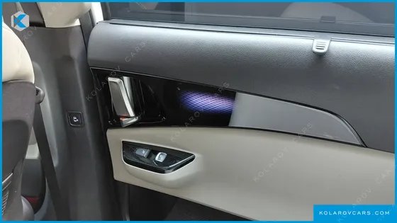 KIA CARNIVAL DIESEL 9-SEATER SIGNATURE