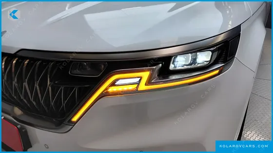 KIA CARNIVAL DIESEL 9-SEATER SIGNATURE