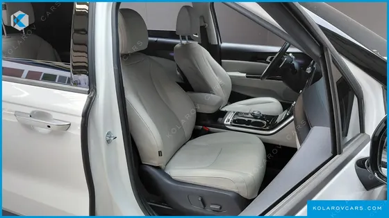 KIA CARNIVAL DIESEL 9-SEATER SIGNATURE