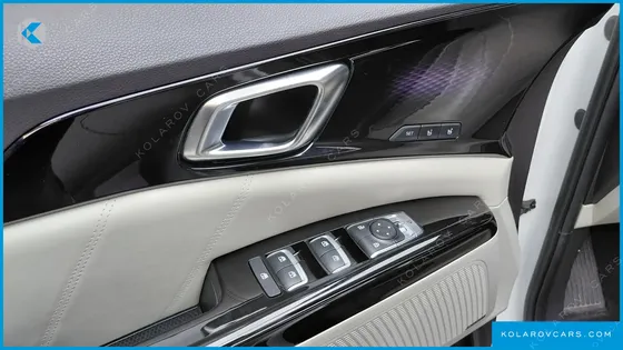 KIA CARNIVAL DIESEL 9-SEATER SIGNATURE