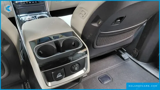 KIA CARNIVAL DIESEL 9-SEATER SIGNATURE