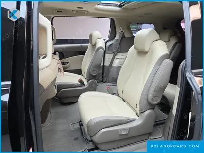 KIA CARNIVAL DIESEL 9-SEATER NOBLESSE