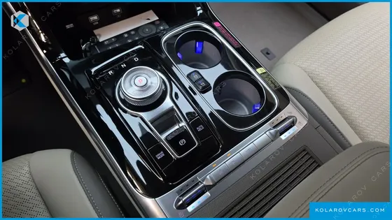 KIA CARNIVAL GASOLINE 9-SEATER HI-LIMOUSINE