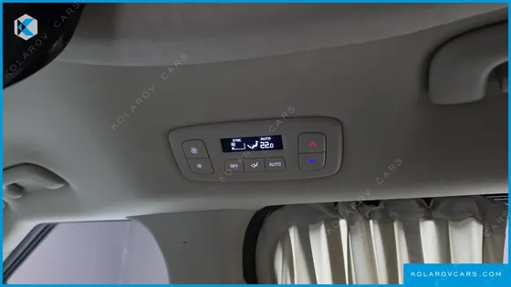 KIA CARNIVAL GASOLINE 9-SEATER HI-LIMOUSINE
