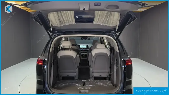 KIA CARNIVAL GASOLINE 9-SEATER HI-LIMOUSINE