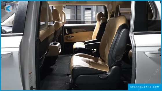 KIA CARNIVAL DIESEL 9-SEATER PRESTIGE