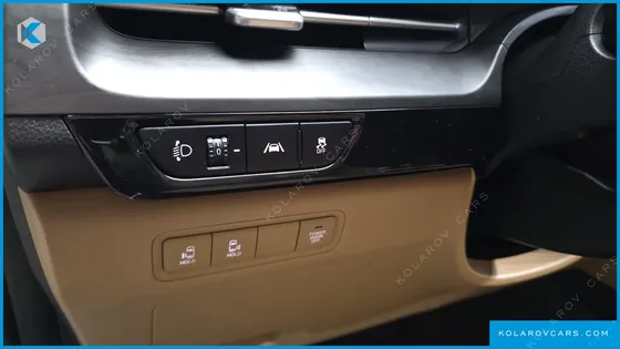 KIA CARNIVAL DIESEL 9-SEATER PRESTIGE