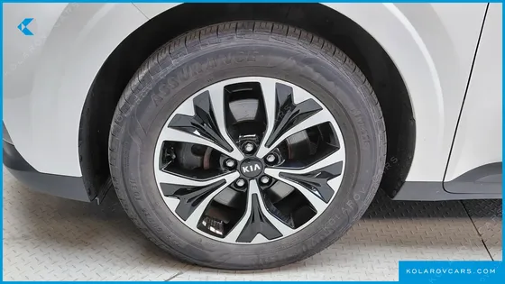 KIA CARNIVAL DIESEL 9-SEATER PRESTIGE