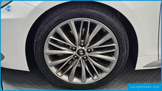 HYUNDAI GRANDEUR 2.4 PREMIUM
