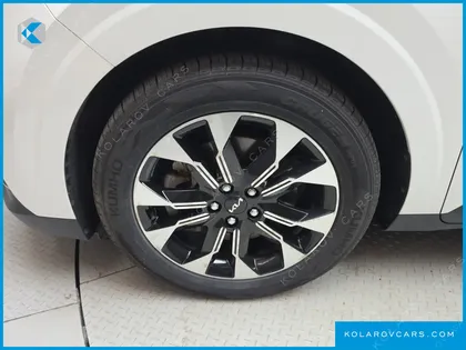 KIA CARNIVAL GASOLINE 9-SEATER NOBLESSE
