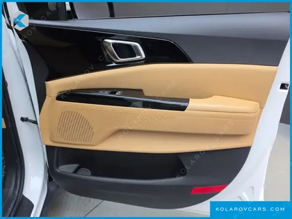 KIA CARNIVAL GASOLINE 9-SEATER NOBLESSE