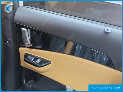 KIA CARNIVAL GASOLINE 9-SEATER NOBLESSE