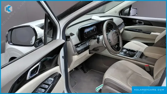 KIA CARNIVAL DIESEL 9-SEATER NOBLESSE