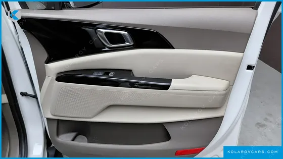 KIA CARNIVAL DIESEL 9-SEATER NOBLESSE