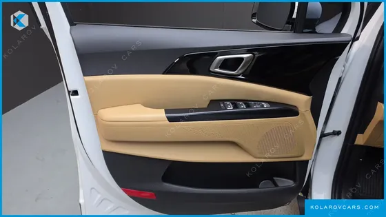 KIA CARNIVAL GASOLINE 9-SEATER PRESTIGE