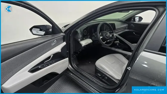 HYUNDAI ELANTRA (AVANTE) MODERN