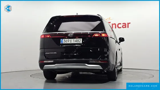 KIA CARNIVAL DIESEL 9-SEATER SIGNATURE