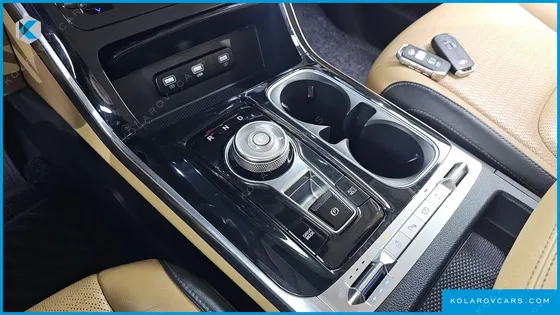 KIA CARNIVAL DIESEL 9-SEATER SIGNATURE