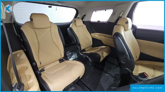 KIA CARNIVAL DIESEL 9-SEATER SIGNATURE