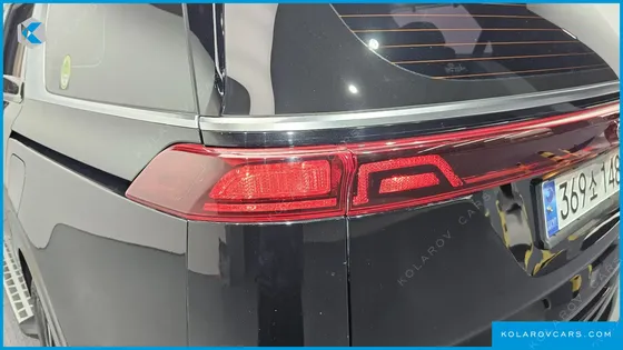 KIA CARNIVAL DIESEL 9-SEATER SIGNATURE