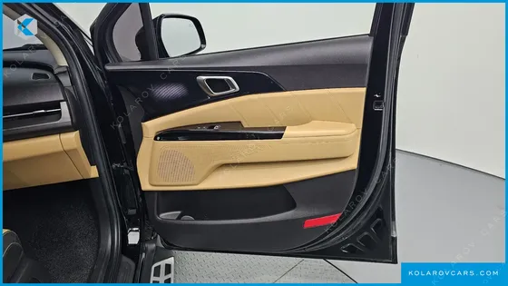 KIA CARNIVAL DIESEL 9-SEATER SIGNATURE