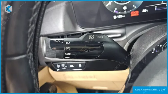 KIA CARNIVAL DIESEL 9-SEATER SIGNATURE