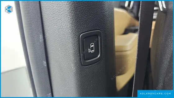 KIA CARNIVAL DIESEL 9-SEATER SIGNATURE
