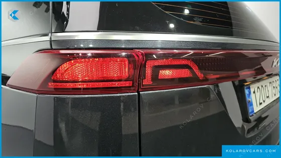 KIA CARNIVAL DIESEL 9-SEATER NOBLESSE