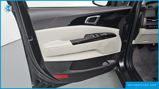 KIA CARNIVAL DIESEL 9-SEATER NOBLESSE