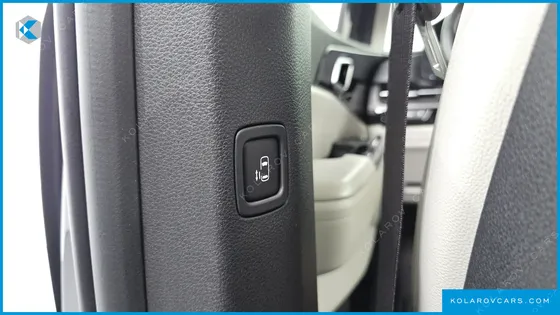 KIA CARNIVAL DIESEL 9-SEATER NOBLESSE