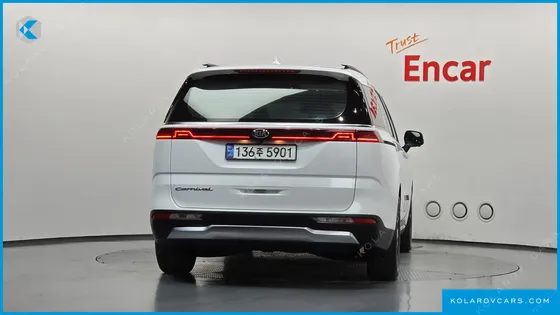KIA CARNIVAL DIESEL 9-SEATER SIGNATURE