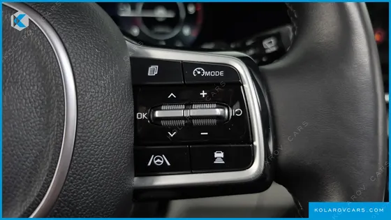 KIA CARNIVAL DIESEL 9-SEATER SIGNATURE