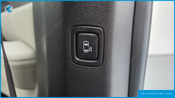 KIA CARNIVAL DIESEL 9-SEATER SIGNATURE