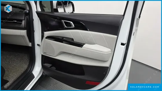 KIA CARNIVAL DIESEL 9-SEATER SIGNATURE