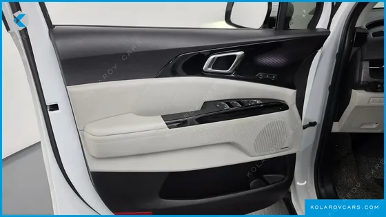 KIA CARNIVAL DIESEL 9-SEATER SIGNATURE