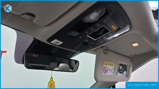 KIA CARNIVAL DIESEL 9-SEATER SIGNATURE