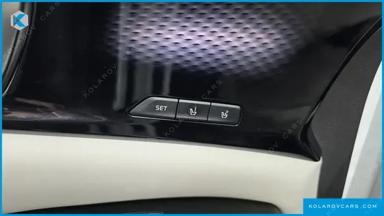 KIA CARNIVAL DIESEL 9-SEATER SIGNATURE