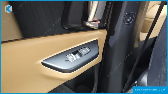KIA CARNIVAL DIESEL 9-SEATER PRESTIGE