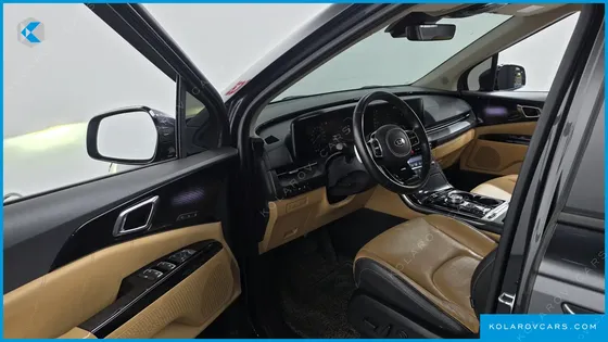 KIA CARNIVAL DIESEL 9-SEATER SIGNATURE