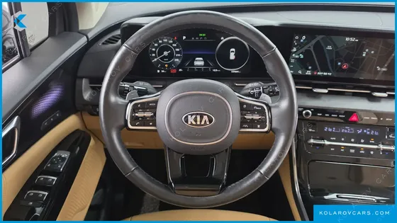 KIA CARNIVAL DIESEL 9-SEATER SIGNATURE
