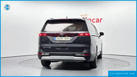 KIA CARNIVAL DIESEL 9-SEATER PRESTIGE
