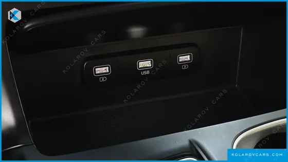 KIA CARNIVAL DIESEL 9-SEATER PRESTIGE