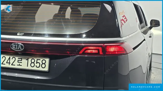 KIA CARNIVAL DIESEL 9-SEATER PRESTIGE