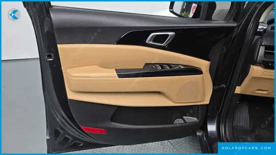 KIA CARNIVAL DIESEL 9-SEATER PRESTIGE