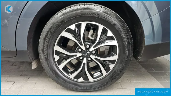 KIA CARNIVAL DIESEL 9-SEATER PRESTIGE