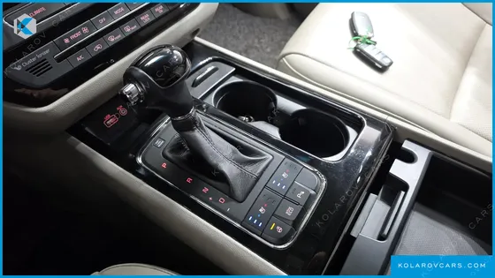 KIA CARNIVAL 9-SEATER PRESTIGE