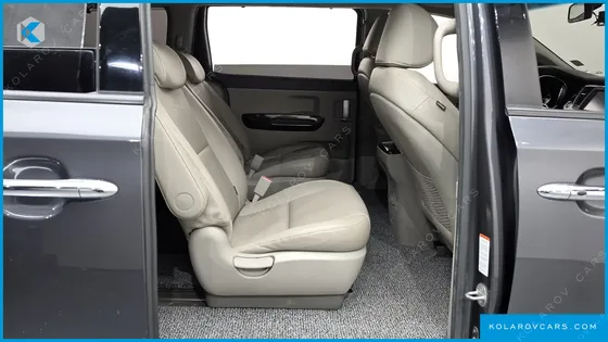 KIA CARNIVAL 9-SEATER PRESTIGE
