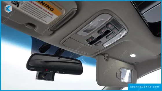 KIA CARNIVAL 9-SEATER PRESTIGE