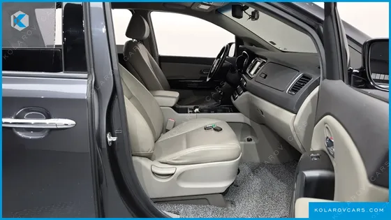 KIA CARNIVAL 9-SEATER PRESTIGE